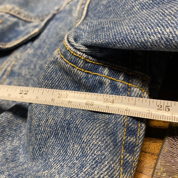 Distressed Denim Jacket size Large - Picture 4 of 7